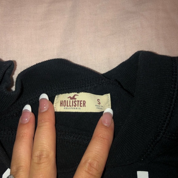 Hollister Sweatshirt - Picture 3 of 3
